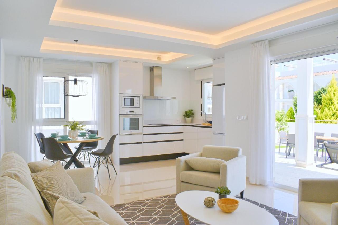New Build Apartment On Beautiful Modern Complex โรฮาเลส ภายนอก รูปภาพ