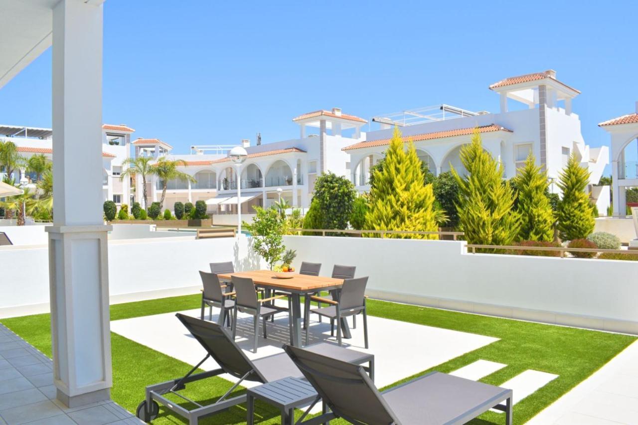 New Build Apartment On Beautiful Modern Complex โรฮาเลส ภายนอก รูปภาพ