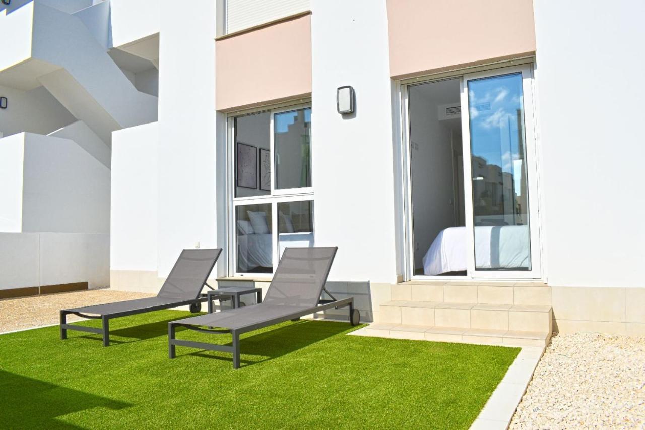 New Build Apartment On Beautiful Modern Complex โรฮาเลส ภายนอก รูปภาพ