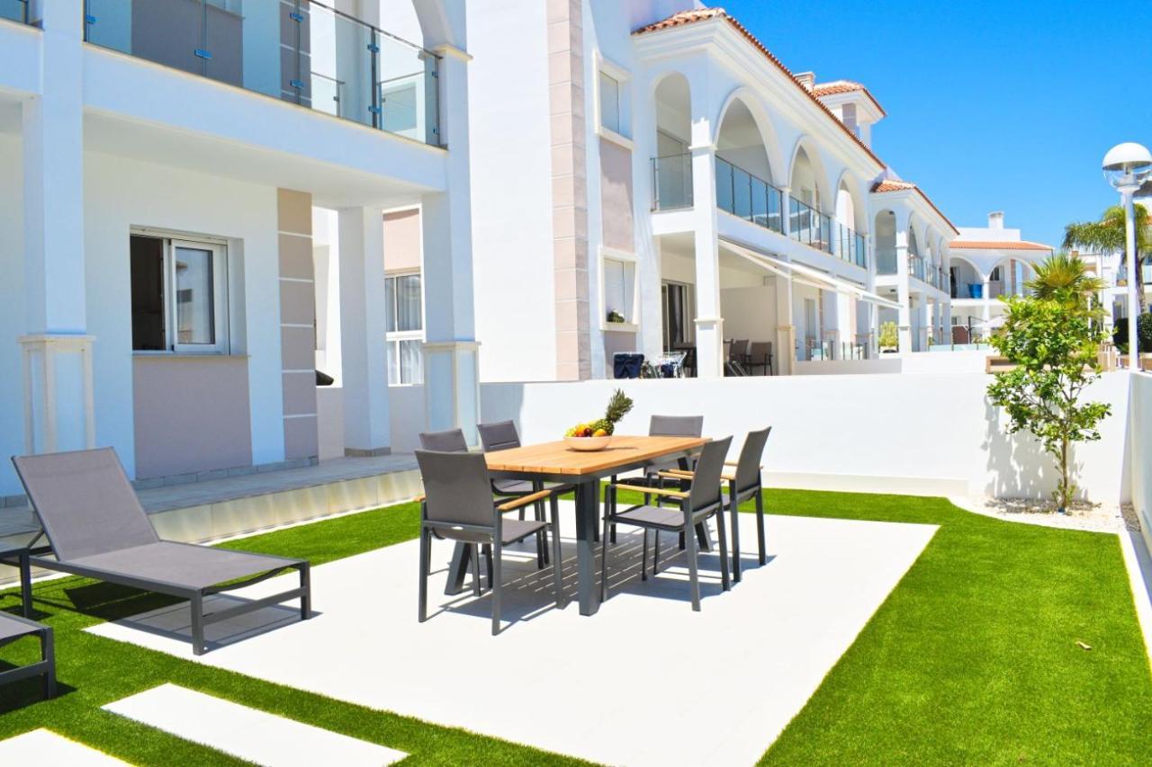 New Build Apartment On Beautiful Modern Complex โรฮาเลส ภายนอก รูปภาพ
